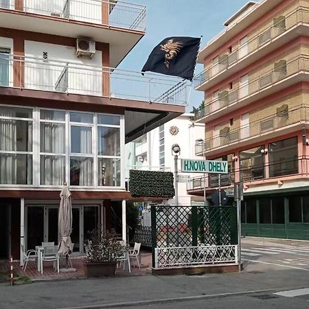 Hotel Nova Dhely Rimini Eksteriør billede