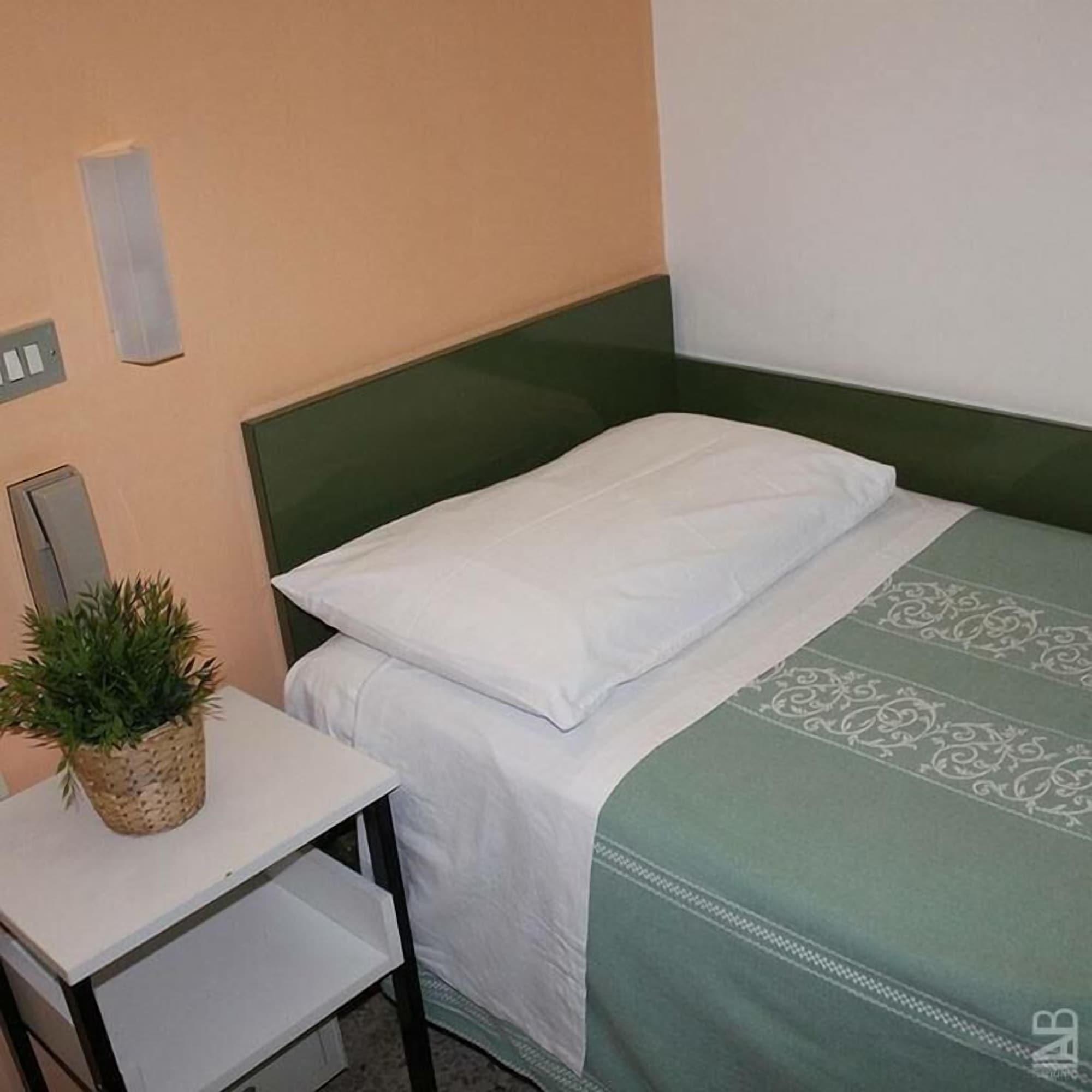 Hotel Nova Dhely Rimini Eksteriør billede