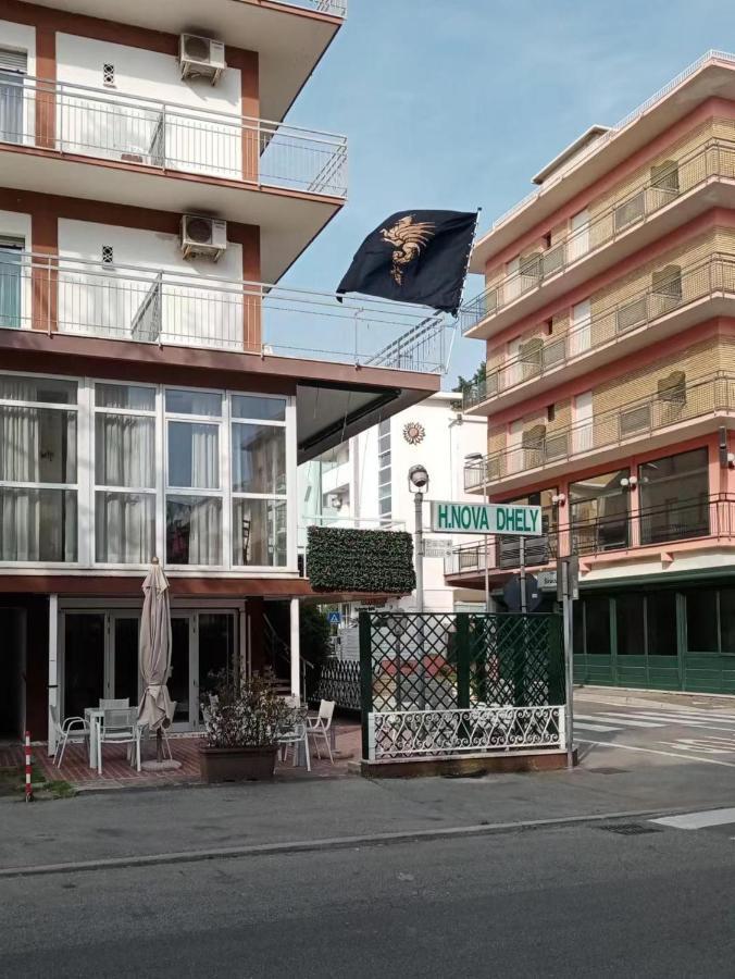 Hotel Nova Dhely Rimini Eksteriør billede