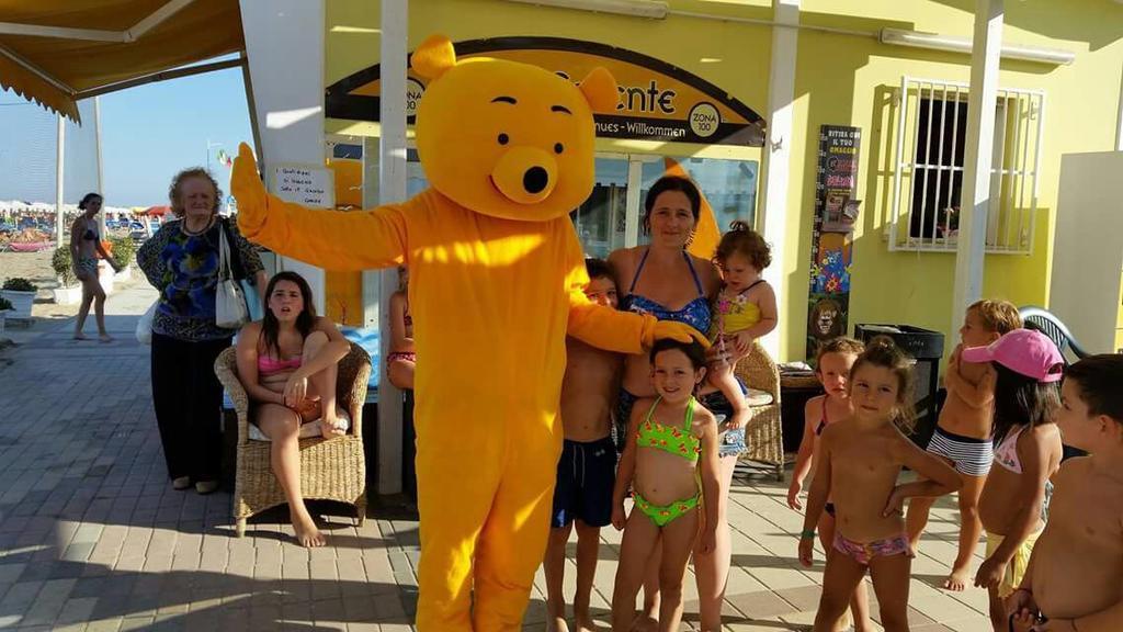 Hotel Nova Dhely Rimini Eksteriør billede